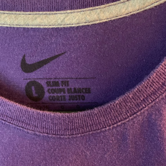 NIKE ☑️ - Picture 2 of 3